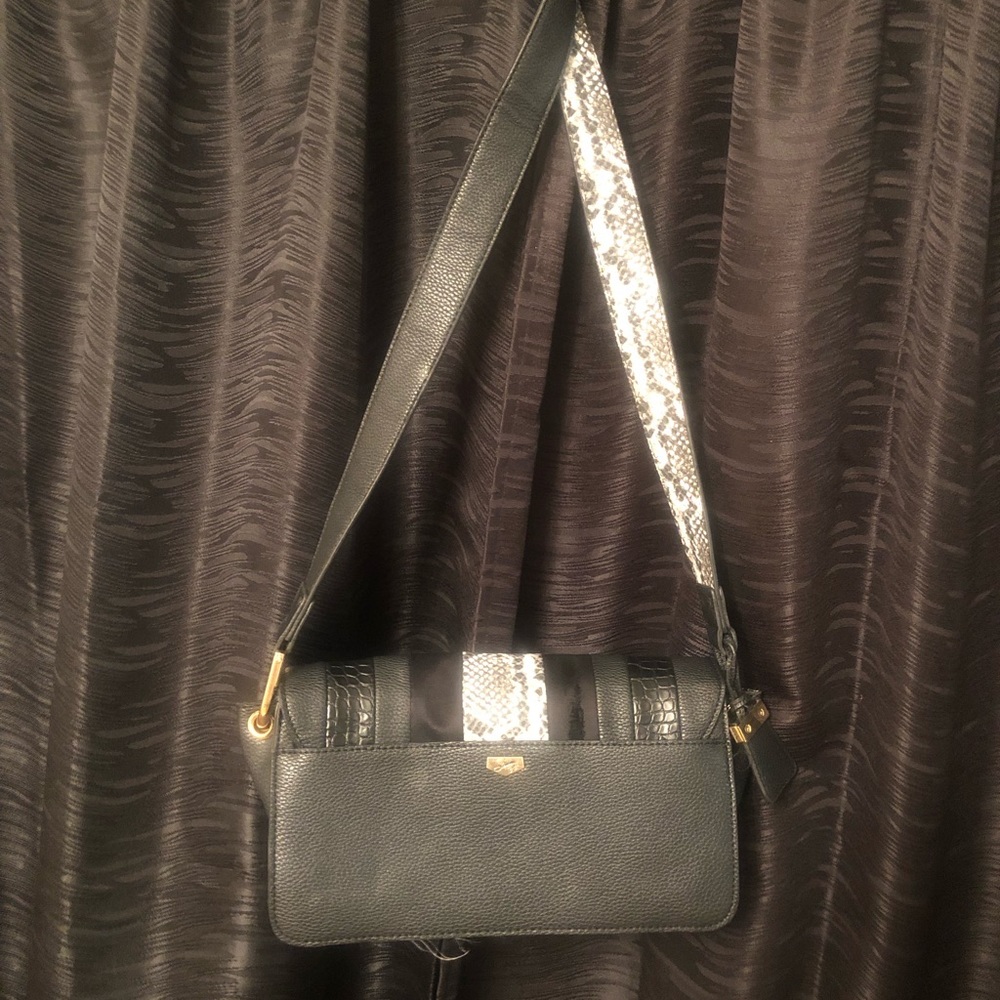 Sammy Aubrey Women's Crossbody Handbag-Black